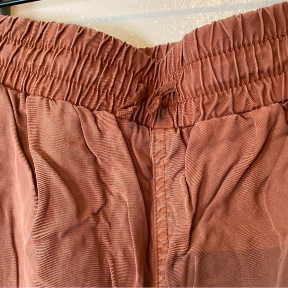 Universal Thread Shorts - Picture 2 of 5